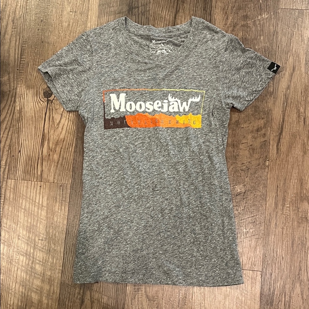 Moosejaw Gray Women’s t-shirt